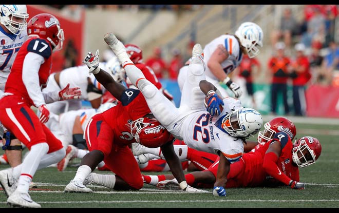 Uconn Huskies vs. Fresno State Bulldogs NCAAF Betting Picks & Spread (08/28/2021)