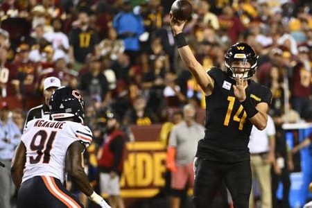 Evaluating the Best Defensive Free Agents Available in the 2024 NFL Market