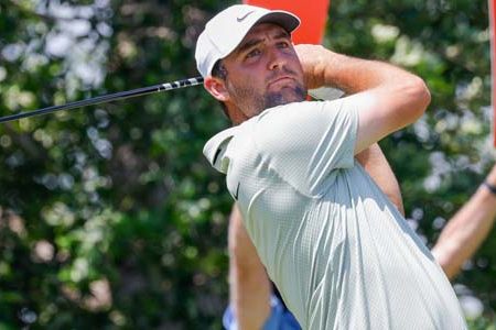 Scheffler Chasing Riley at Charles Schwab Challenge