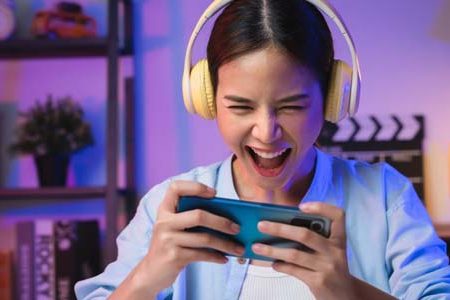 How Does Live Streaming Integration Enhance the Sports Betting Experience?